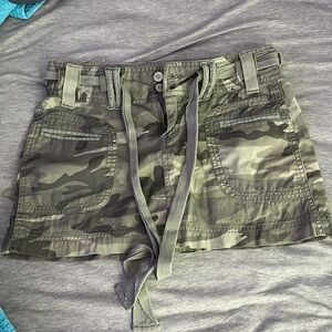 refuge camo skirt, size 3, 100% cotton